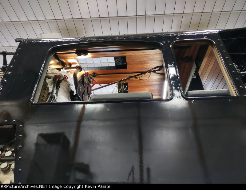 RBMN 2102 Mahogany cab interior